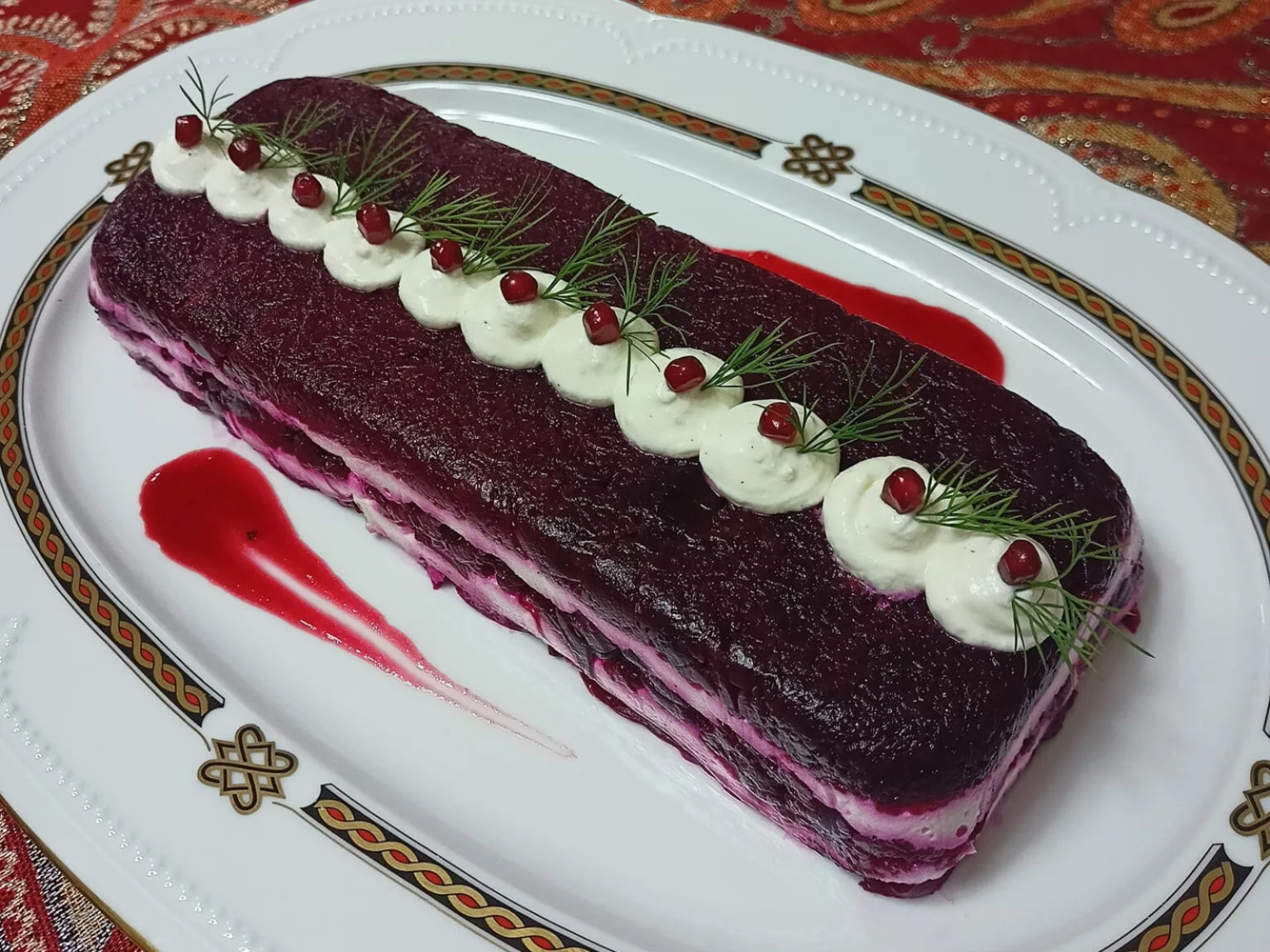 Σαλάτα τούρτα με παντζάρι και κρέμα φέτας