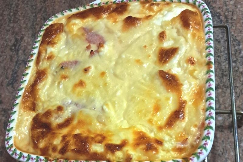 Σουφλέ μελιτζάνας με τυριά και αλλαντικά