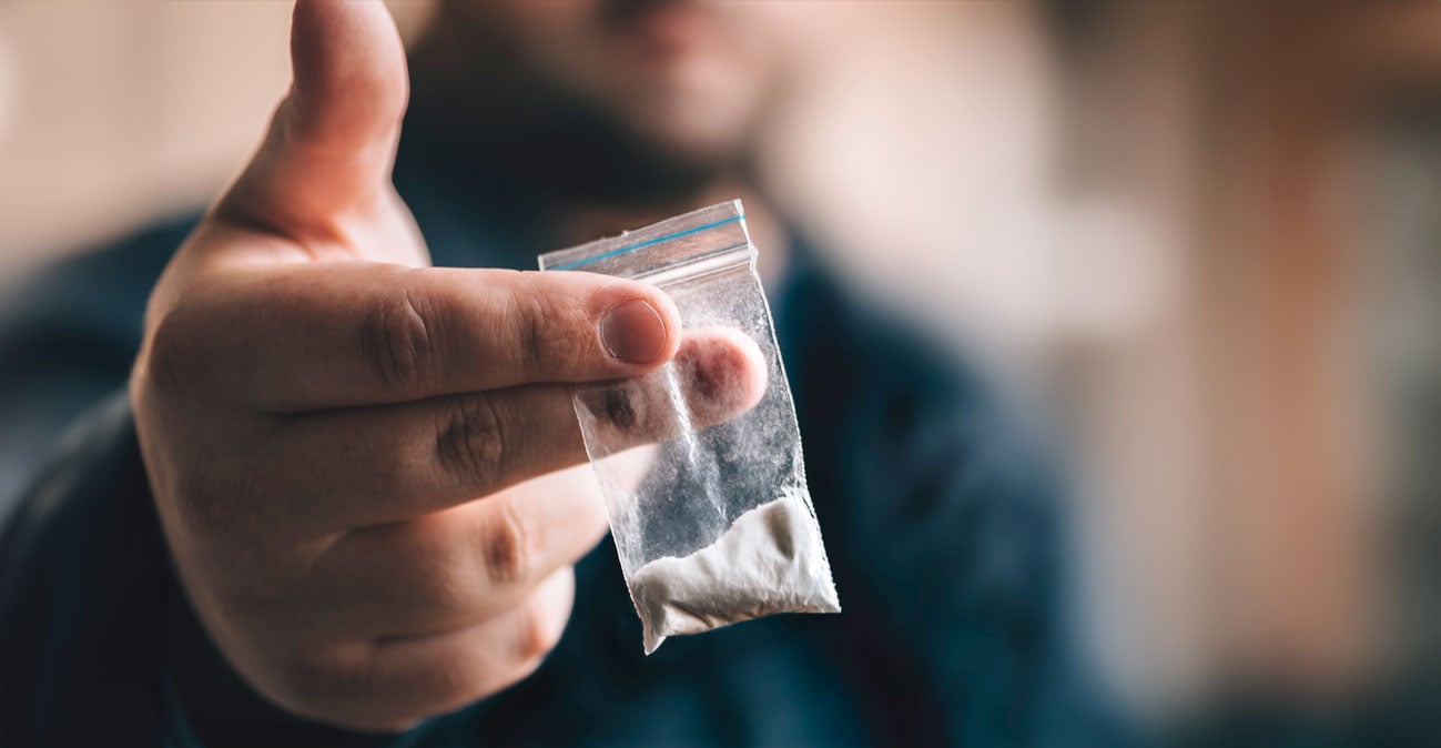 Μαθητές διακινούσαν κοκαΐνη και χασίς μέσα σε σχολείο στα βόρεια προάστια – 12 συλλήψεις