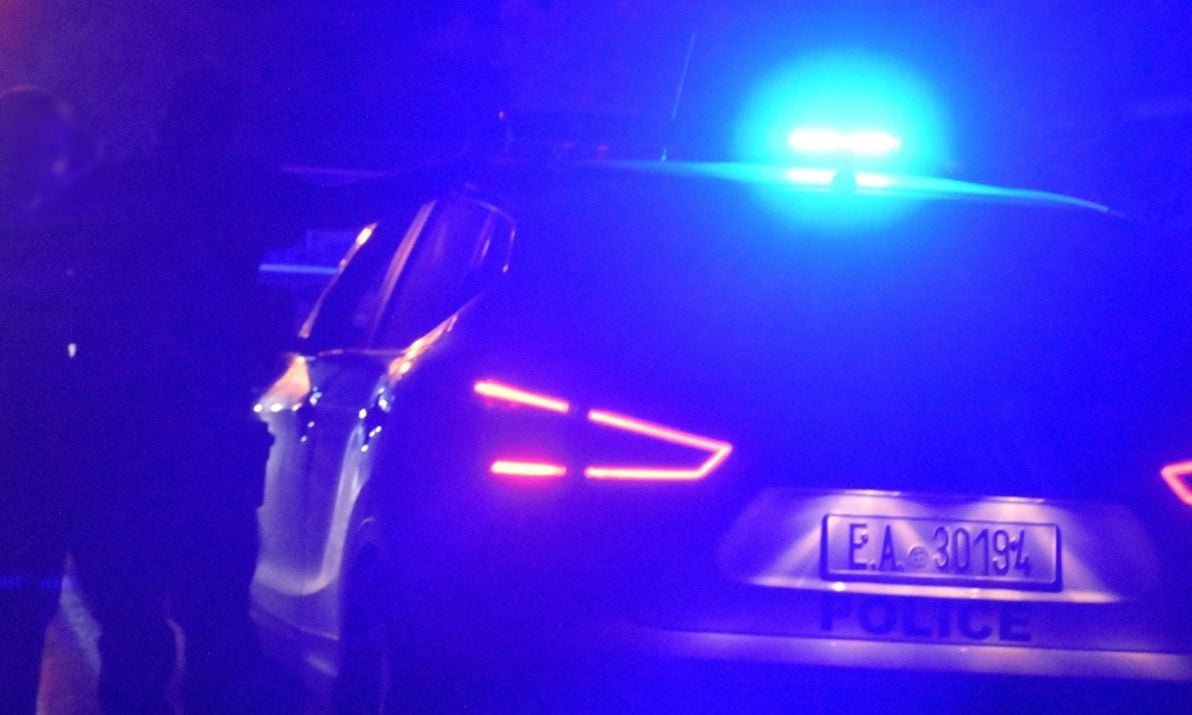 Αστυνομικός μαχαιρώθηκε από διαρρήκτη - Μεταφέρθηκε στο νοσοκομείο