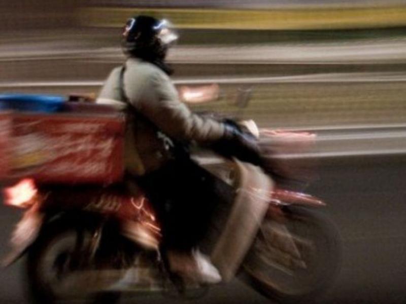 Πάτρα: Ντιλιβεράς δέχθηκε επίθεση - Καταδίωξη από την ΕΛ.ΑΣ