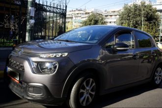 Αναβλήθηκε για τις 12 Ιανουαρίου η δίκη του τράπερ που βρέθηκε με κλεμμένο όχημα στη Γλυφάδα