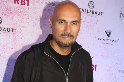 Δημήτρης Σκουλός: Μιλάω συνέχεια με την Ηλιάνα Παπαγεωργίου, με την Έλενα Χριστοπούλου ήμουν για καφέ πριν από μια εβδομάδα