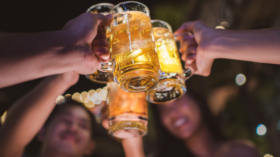 Κρήτη: Στο νοσοκομείο ανήλικοι μετά από κατανάλωση αλκοόλ σε μπαρ