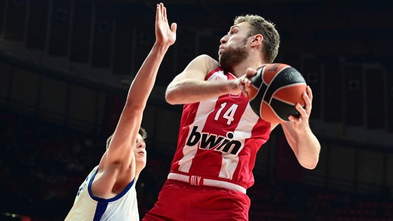 Ήττα και αποδοκιμασίες για τον Ολυμπιακό, 99-92 η Βαλένθια