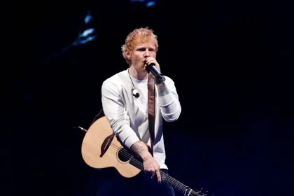 Ο Εντ Σίραν πόζαρε χωρίς μπλούζα για πρώτη φορά μετά την απώλεια 30 κιλών στο περιοδικό «Men’s Health UK»