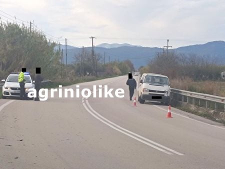 Αγρίνιο: Σμπαράλια έγινε αυτοκίνητο μετά από τροχαίο με εγκλωβισμό του οδηγού (ΦΩΤΟ)