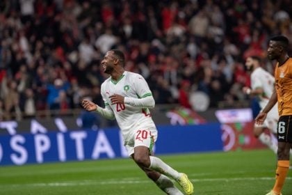 Ο ποδοσφαιρικός πλανήτης αποθεώνει ξανά τον Ελ Κααμπί!