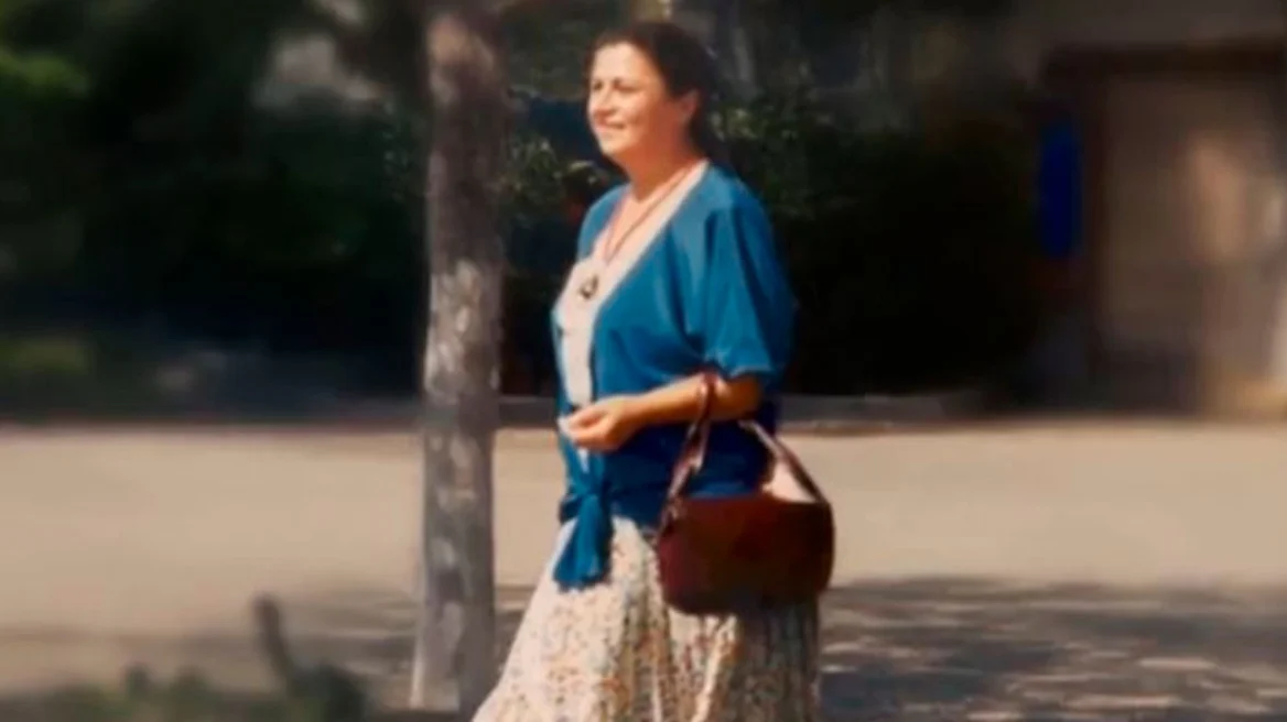 Συνέλαβαν τον γιο της Ελένης Παπαδοπούλου για τη δολοφονία στο Κολωνάκι: Πρώτα τη νάρκωσε και μετά την έκαψε, ο μητροκτόνος είχε χρέη €400.000 - Τον "έκαψαν" οι αντιφάσεις