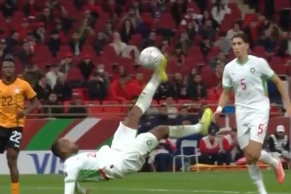 Τι κάνει ο άνθρωπος! Δεύτερο γκολ με ανάποδο ψαλίδι ο Ελ Κααμπί στο Κόπα Άφρικα!