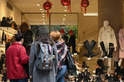 Πάτρα: Ανοικτά τα εμπορικά καταστήματα αύριο Κυριακή