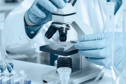 Τι λέει ο γιατρός που παρακολουθούσε το παιδί που γεννήθηκε από το σπέρμα του Δανού δότη και πέθανε από καρκίνο