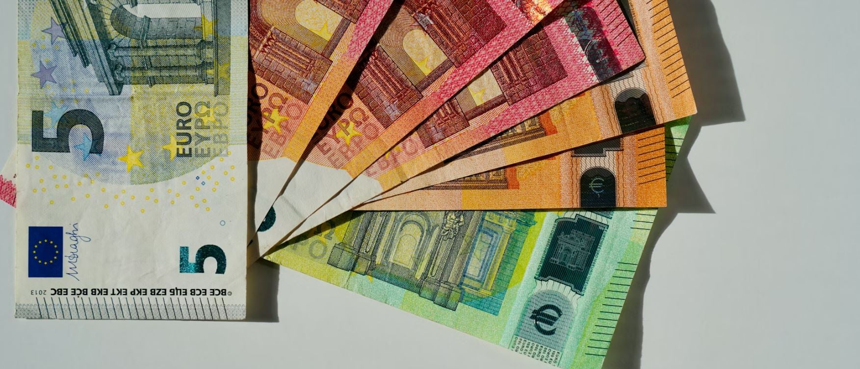 Προϋπολογισμός: Στα 12,6 δισ. ευρώ το πρωτογενές πλεόνασμα το 11μηνο