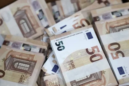 ΦΠΑ: Εξαντλείται η «ιερή αγελάδα» της «υπεραπόδοσης» των φορολογικών εσόδων