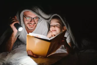 Η απλή συμβουλή του Αϊνστάιν για πιο έξυπνα παιδιά – Καμία σχέση με την πολύωρη μελέτη