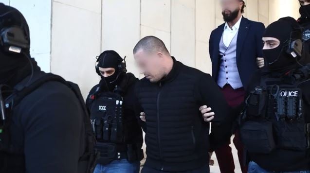 Την Παρασκευή στην Καλαμάτα οι δύο συλληφθέντες για το διπλό φονικό στο κάμπινγκ της Φοινικούντας