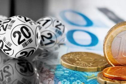 Χριστουγεννιάτικη φορολοταρία: 12 τυχεροί κερδίζουν από 100.000 ευρώ – Ποιοι εξαιρούνται από την κλήρωση