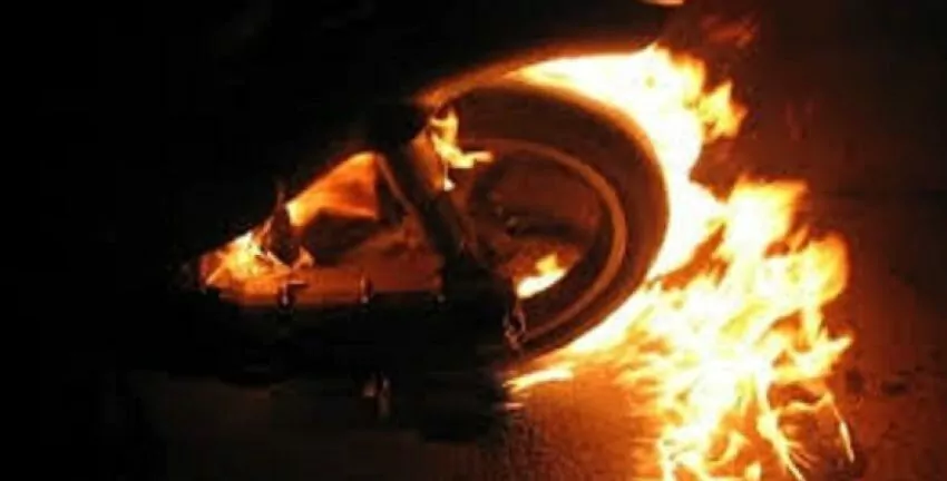 Πάτρα: "Λαμπάδιασε" δίκυκλο τα ξημερώματα - Νέα “περίεργη” φωτιά