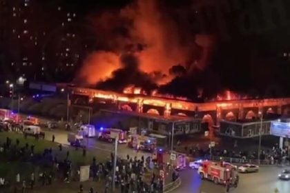 Ρωσία: Μεγάλη πυρκαγιά σε αγορά στην Αγία Πετρούπολη με έναν νεκρό ΒΙΝΤΕΟ