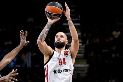 Σεληνιασμένος ο Φουρνιέ στη Μπολόνια με ρεκόρ τριπόντων