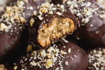 Μελομακάρονα με επικάλυψη σοκολάτας και καρύδι