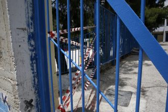 Κυψέλη: Στη φυλακή η 16χρονη που μαχαίρωσε 14χρονη μέσα σε σχολείο