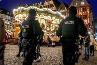 Γερμανία: Πέντε συλλήψεις για σχεδιαζόμενη επίθεση σε χριστουγεννιάτικη αγορά της Βαυαρίας