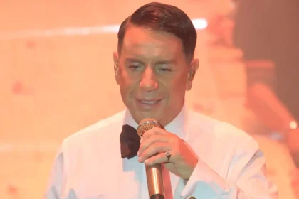 Γιώργος Μαζωνάκης: «Τον βοήθησα ανθρώπινα και εισέπραξα αχαριστία» λέει πρώην συνεργάτης του τραγουδιστή