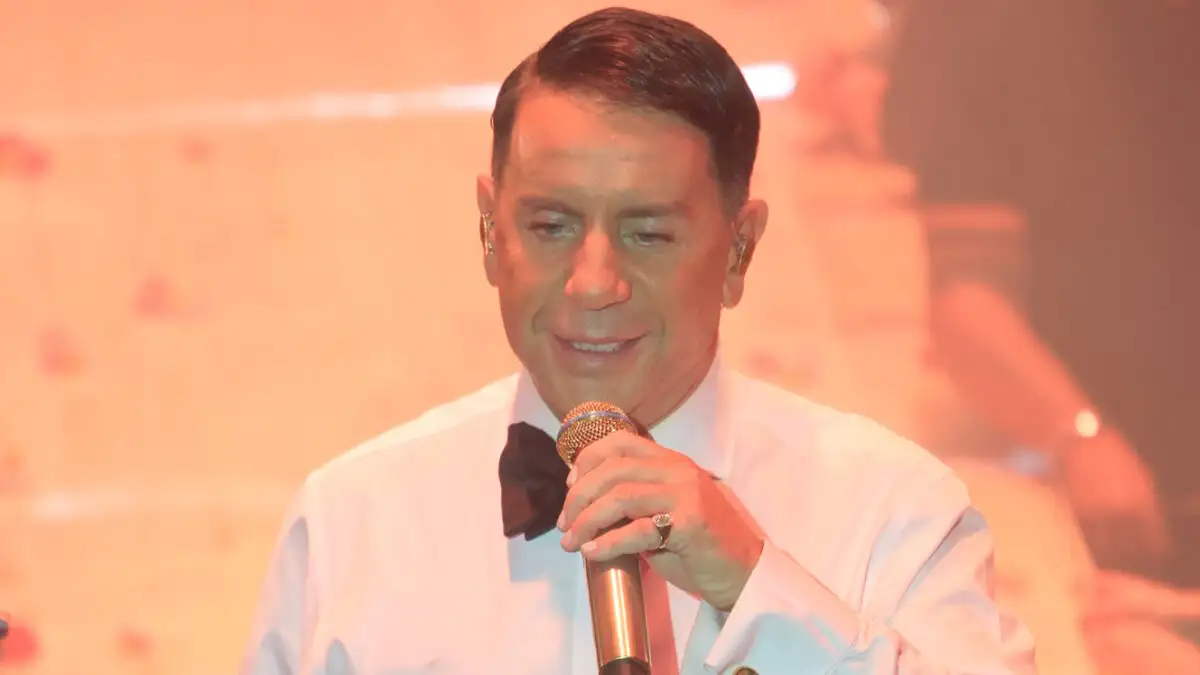 Γιώργος Μαζωνάκης: «Τον βοήθησα ανθρώπινα και εισέπραξα αχαριστία» λέει πρώην συνεργάτης του τραγουδιστή