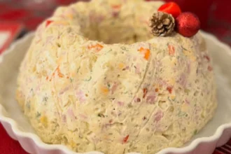 Πατατοσαλάτα σε φόρμα με αλλαντικά