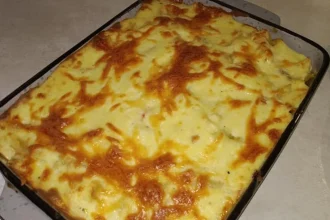 Μακαρονοσουφλέ με πένες και μπέικον