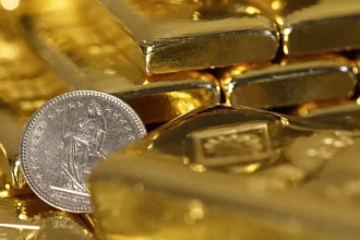 Στα 1.000 ευρώ η χρυσή λίρα – Συνεχίζεται η άνοδος σε χρυσό και ασήμι