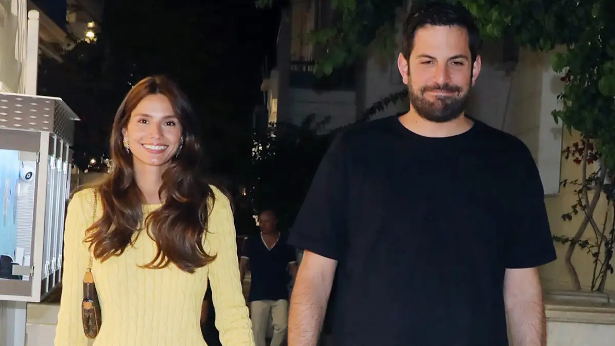 Ηλιάνα Παπαγεωργίου: «Θα μοιράσουμε τα Χριστούγεννα, θα πάμε λίγο στην οικογένεια του Γιάννη Καραβασάνη, λίγο στη δική μου»