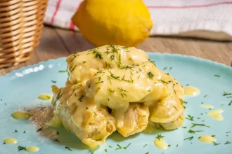 Λαχανοντολμάδες με κιμά στην γάστρα