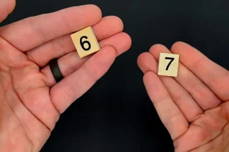 «Έλα βρε μαμά τώρα…six seven!» - To έχετε ακούσει σίγουρα από τους εφήβους - Είναι η "λέξη της χρονιάς" που δεν σημαίνει ... τίποτα! Ή πολλά;