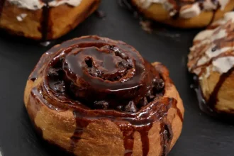 Ρολά κανέλας με σοκολάτα