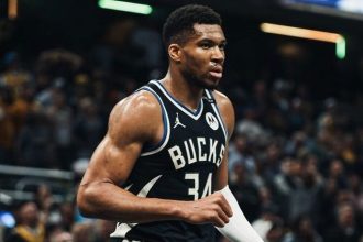 ΝΒΑ: Ο Γιάννης Αντετοκούνμπο και οι Μπακς άρχισαν συζητήσεις για το μέλλον του