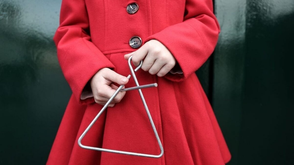 Πάτρα: Παιδιά είπαν τα κάλαντα και πληρώθηκαν με… IRIS