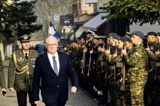 Στα Καλάβρυτα ο Κωνσταντίνος Τασούλας για την επέτειο του ολοκαυτώματος (ΦΩΤΟ)