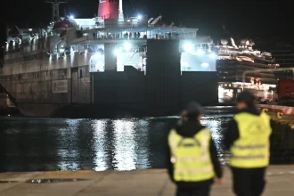 Έφτασαν τα ξημερώματα στον Πειραιά οι 15 συλληφθέντες για την υπόθεση του ΟΠΕΚΕΠΕ, θα οδηγηθούν στην ευρωπαϊκή εισαγγελέα