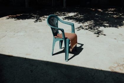 Η απλή κίνηση που αποκαλύπτει πώς γερνάτε