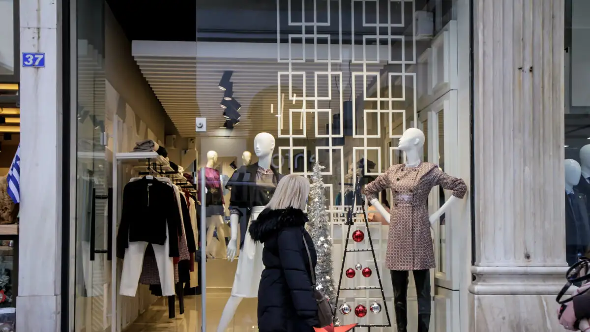 Οι προβλέψεις για τον εορταστικό τζίρο του 2025 και οι προσδοκίες για τις χειμερινές εκπτώσεις