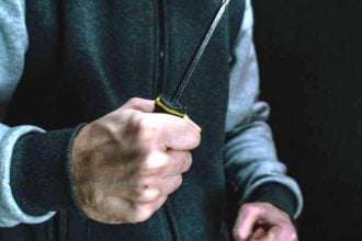 Πάτρα: Άγρια επίθεση ομάδας Ρομά σε δύο νεαρούς - Τους ξυλοκόπησαν και τους απείλησαν με κατσαβίδι για να τους ληστέψουν