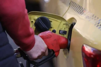 Η Αρχή για το ξέπλυμα μαύρου χρήματος δεσμεύει περιουσιακά στοιχεία 5 εταιριών εμπορίας καυσίμων γιατί σχετίζονται με τη Ρωσία