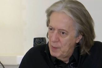 Κώστας Τουρνάς: «Ο πρώτος που άκουγε ένα τραγούδι που έγραφα ήταν η γυναίκα μου…»