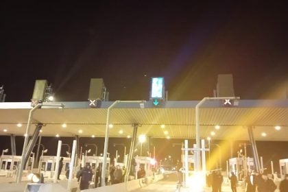 Δυτ. Ελλάδα: Οι αγρότες απέκλεισαν την είσοδο του Αγρινίου