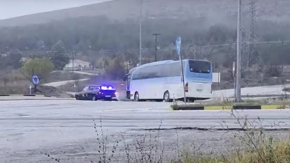 Οδηγός λεωφορείου πέθανε από ανακοπή «πάνω στο τιμόνι» – Επιβάτης ακινητοποίησε το όχημα