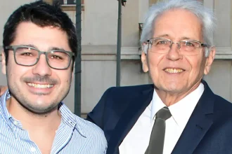 Λάμπρος Κωνσταντάρας: «Τα Χριστούγεννα θα είναι πολύ δύσκολα γιατί θα είναι τα πρώτα χωρίς τον πατέρα μου»