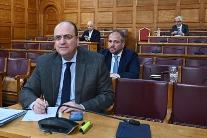 Εξεταστική Επιτροπή για ΟΠΕΚΕΠΕ – Λαζαρίδης: Να βγει ο κ. Ανδρουλάκης να παραδεχθεί ότι έχει παντρέψει το συγκεκριμένο ζεύγος