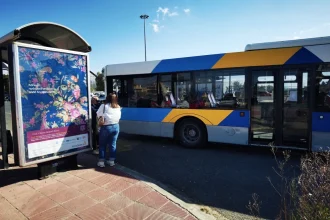 Άγριος ξυλοδαρμός οδηγού λεωφορείου από οδηγό ΙΧ, μεταφέρθηκε στο ΚΑΤ